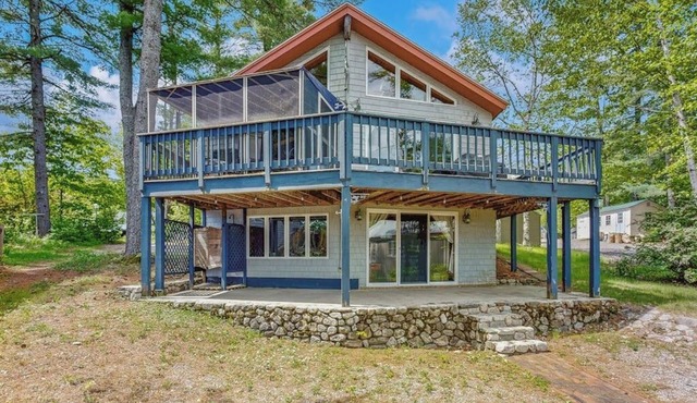 Summer Fun, Lake View, Firepit, Outdoor grilling, walk to the lake