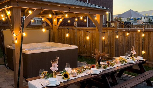 Summer Getaway with HotTub, PoolTable Sleeps 10+