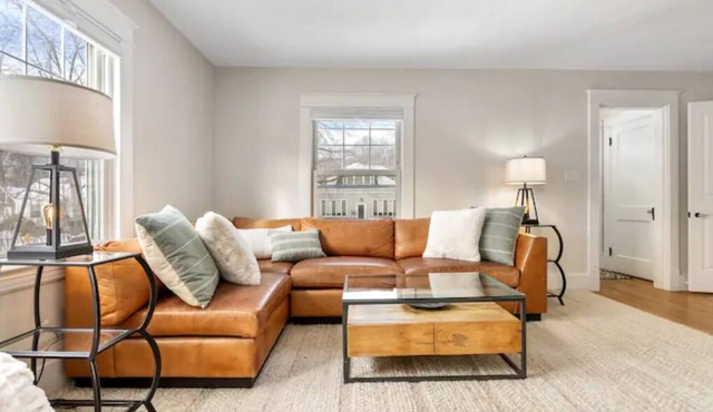 Sunny Saco minutes from downtown and beach