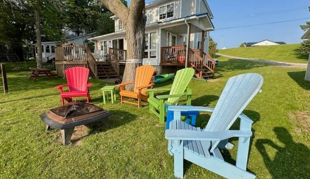 Sunset Delight | Waterfront Cottage on Westport Sand Lake