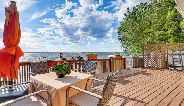 Sunset Views & Deck: Lake Champlain Cottage!