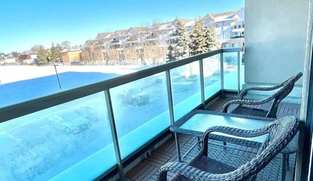 *Super Rare* Spacious 3 Bdrm 2 Baths with terracesnn