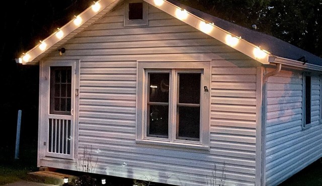 Sweet and Cozy GOTL 2 Bdr Cottage- Pet Friendly!