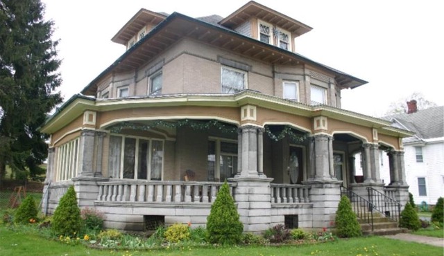 Tarry Here Mansion Bed & Breakfast