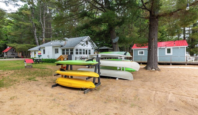 The Beach Cottages: 3 Cottages + 1 Bunkie, Perfect for Multi-Family Fun!