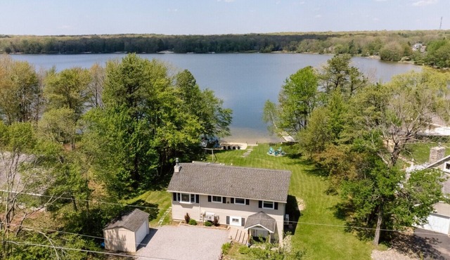 The Bear Creek Lake House: Lake-Front | Kayaks | Fire Pit | Grill | Beach