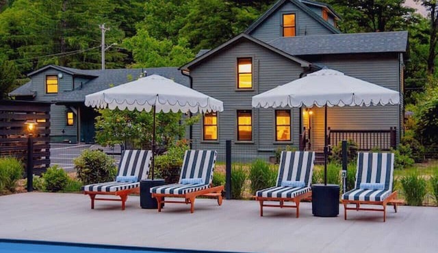 The Bend: Stony Clove Suite Pool Sauna Creek