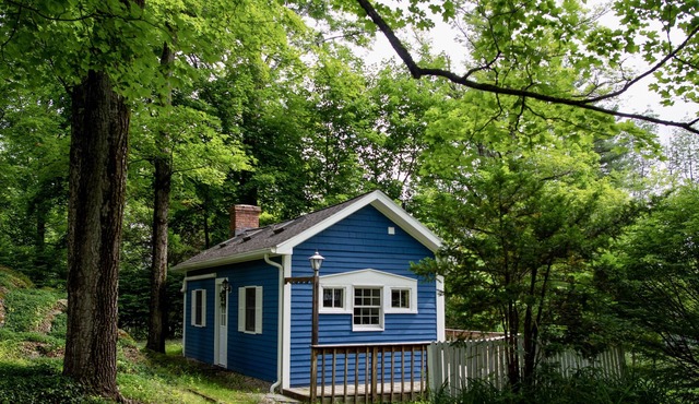 The Blue Jay - a New England Cottage