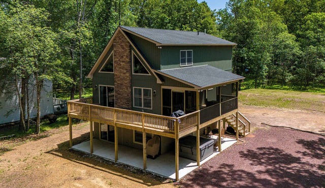 The Buckhorn Chalet | Hot Tub | Arcades | 6 Bedroom | Fire Place