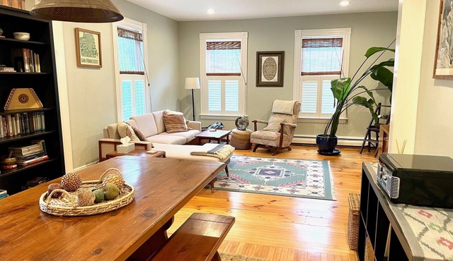 The Coastal Kittery Retreat - cozy, quiet, close to beaches and restaurants