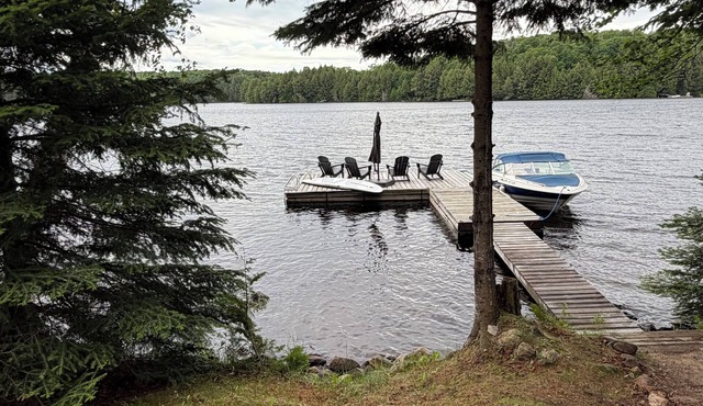 The Darling Dockside - Little Kennisis Lake Waterfront Retreat Level Lot