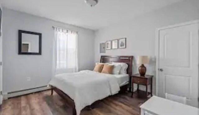 The Deluxe-Suite at The North End APT with Laundry
