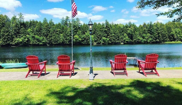 The Gifford Lake House, Serenity Included!