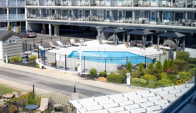 The Grand Beach Inn