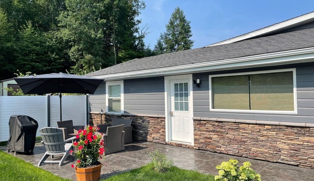 The Hartman’s Get Away – Cozy Retreat 2 Bedroom 8 Min to All Star Village