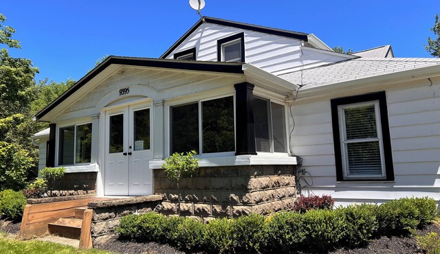 The Kirtland Guest House- Stay, Gather, and Explore
