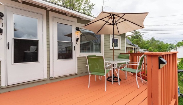 The Lakeview Cottage 10
