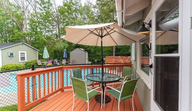 The Lakeview Cottage 11