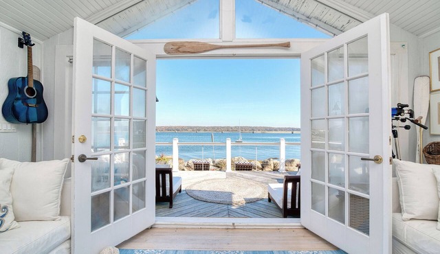 The Love Shack - A Waterfront Romantic Paradise,