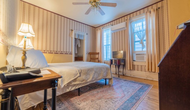 The Maid's Quarters Bed Breakfast & Tearoom