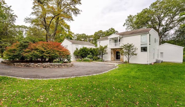 The Mansion Hotel-style