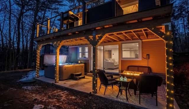 The Nest at Mountainview Modern Retreat w/Hot Tub Near North Conway