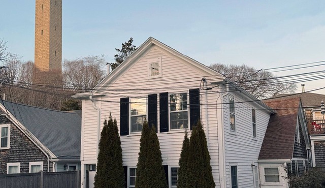 The Palmer House - A Historic 2 Bedroom Experience in the Heart of Provincetown