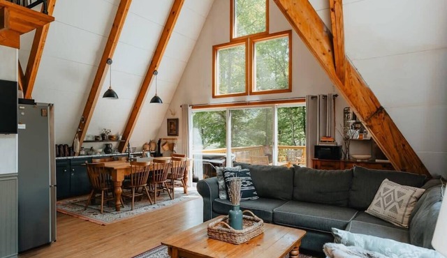 The Riverside Cabin & Cottage - Rustic & Private