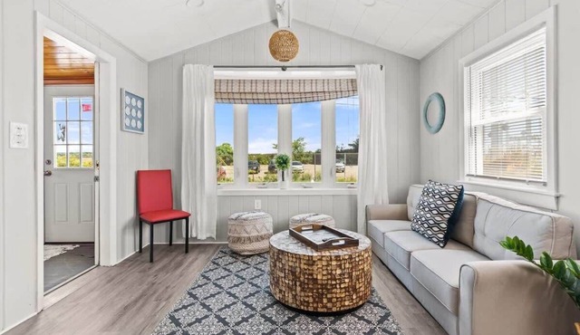 The Salty Dog | Pet-Friendly | Private Yard