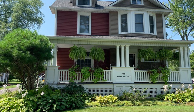 The York House Boutique Suit, Minutes to Crystal Beach.20 Minutes to the Falls.