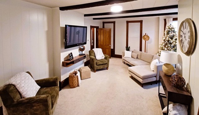 This Old House 3 bdrm - everything you need & a little bit of charm