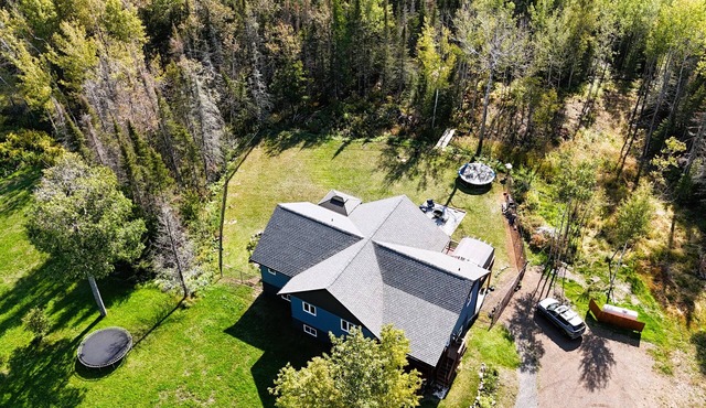 Thunder Bay Retreat, beautiful property with trails. Close to all anemnities. in Thunder Bay
