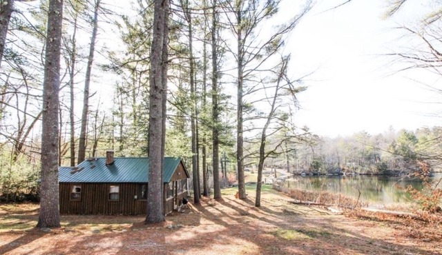 Tom’s Cabin on Lake Christopher