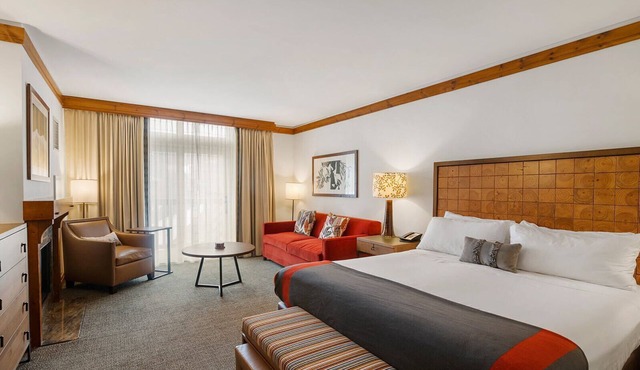 Top Floor Ski in/out Lodge at Spruce Peak