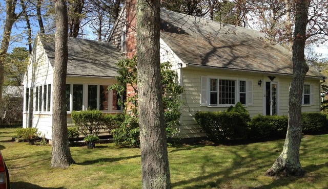 Tranquil 3-bedroom home in West Hyannisport- 1 minute drive to Craigville Beach