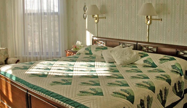 Tranquil Bed and Breakfast with a Whirlpool Bathtub near Hopewell Rocks, New Brunswick in Harvey