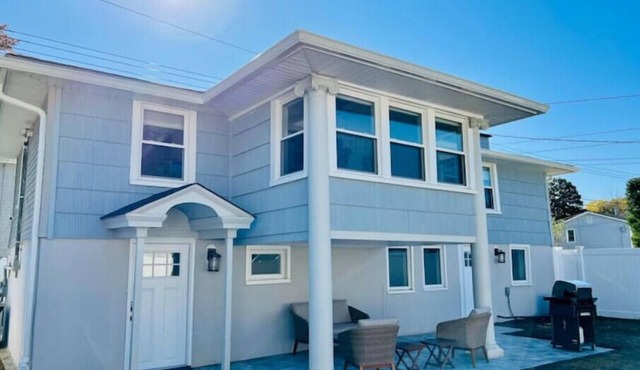 Ultimate Coastal Cottage! New Private 2 BR Escape!