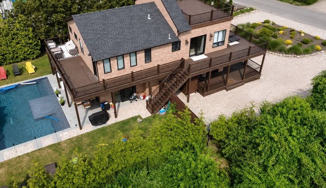 Ultimate Montauk Escape🏖️ 5BR - Heated Pool - HotTub - Rooftop Deck Sunset Views🌅