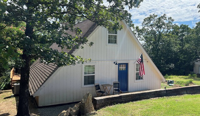 Unique A-Frame cabin at Lake Eufaula that is completely renovated! in Eufaula