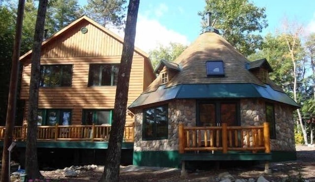 Unique Conway Lake House