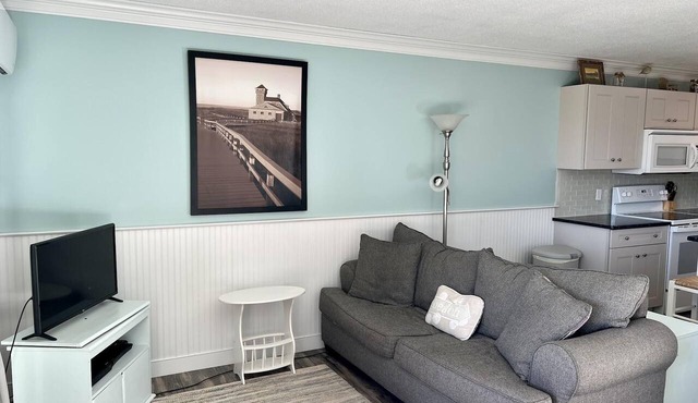 Unit #43 - Ground Floor Deluxe Studio with A/C