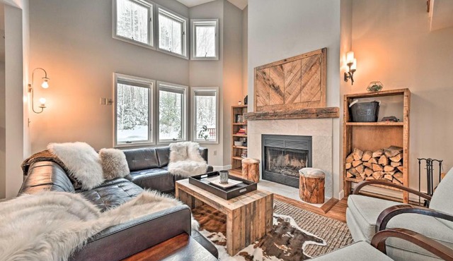 Updated Condo Next to Burke Mountain Bike Trails!