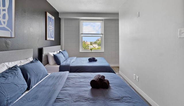 Upscale 2 Bed Suite — Mins to Downtown Cincinnati! in Cincinnati