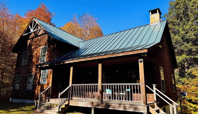 Upscale Mount Snow/Stratton Area w/Indoor Pool access, short drive to lakes