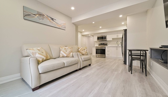 Upscale Space - 5 min from Square One
