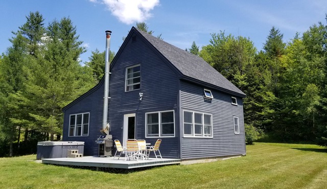 Very private, dog-friendly country house with hot tub on a lovely 10 acre meadow