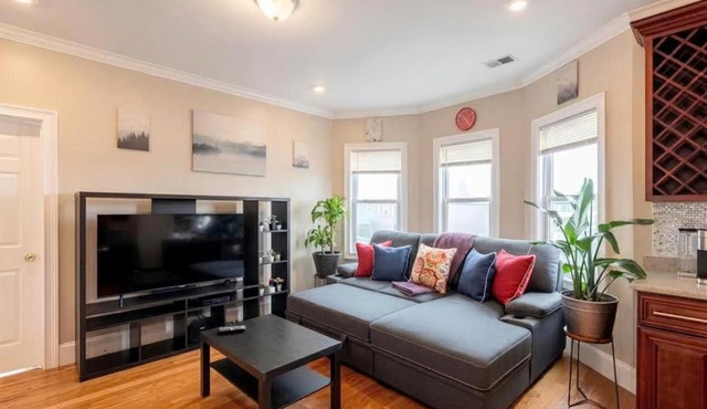 Vibrant 4BR Boston Apt - Balcony, Bathtub, TV near I-95 & Pet Friendly 903