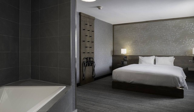 voco Niagara Falls - The Cadence by IHG