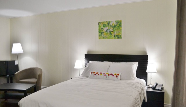 VOW MOTEL LISTOWEL ON