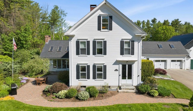 Wake Up on a Farm | NH Lakes Region l Sleeps 10